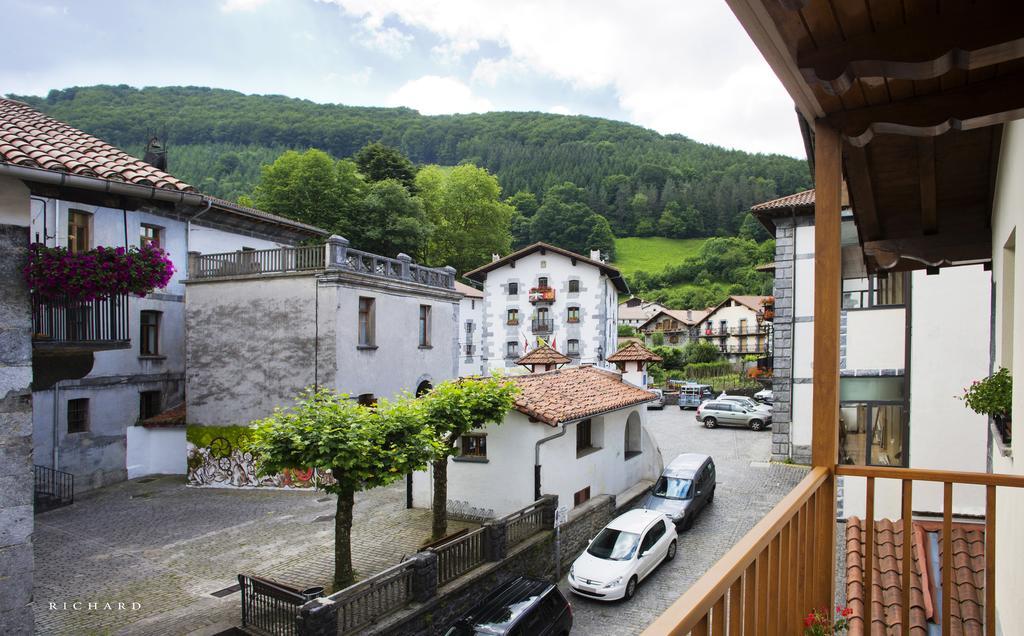 Hostal Musunzar Leitza  Exterior photo